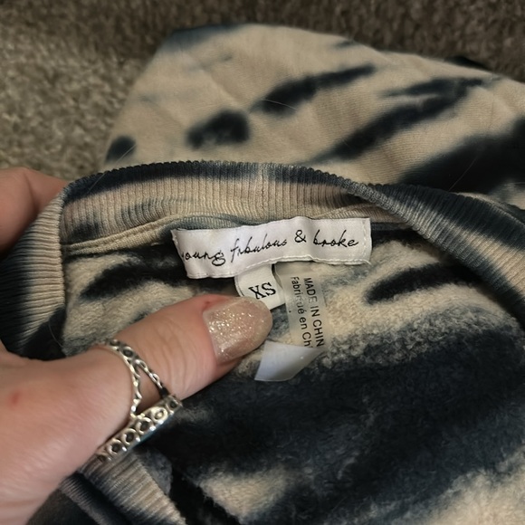 YOUNG FABULOUS & BROKE // Juliette Crewneck tie dye pattern - Picture 4 of 5